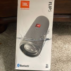 New in box**JBL Flip 5, wireless Bluetooth speaker